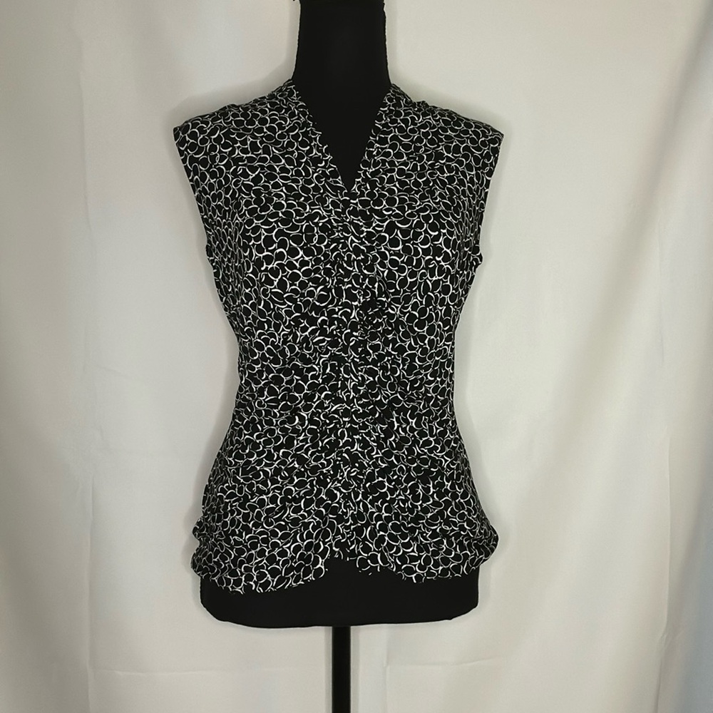 WHBM CIRCLE PATTERN BLOUSE